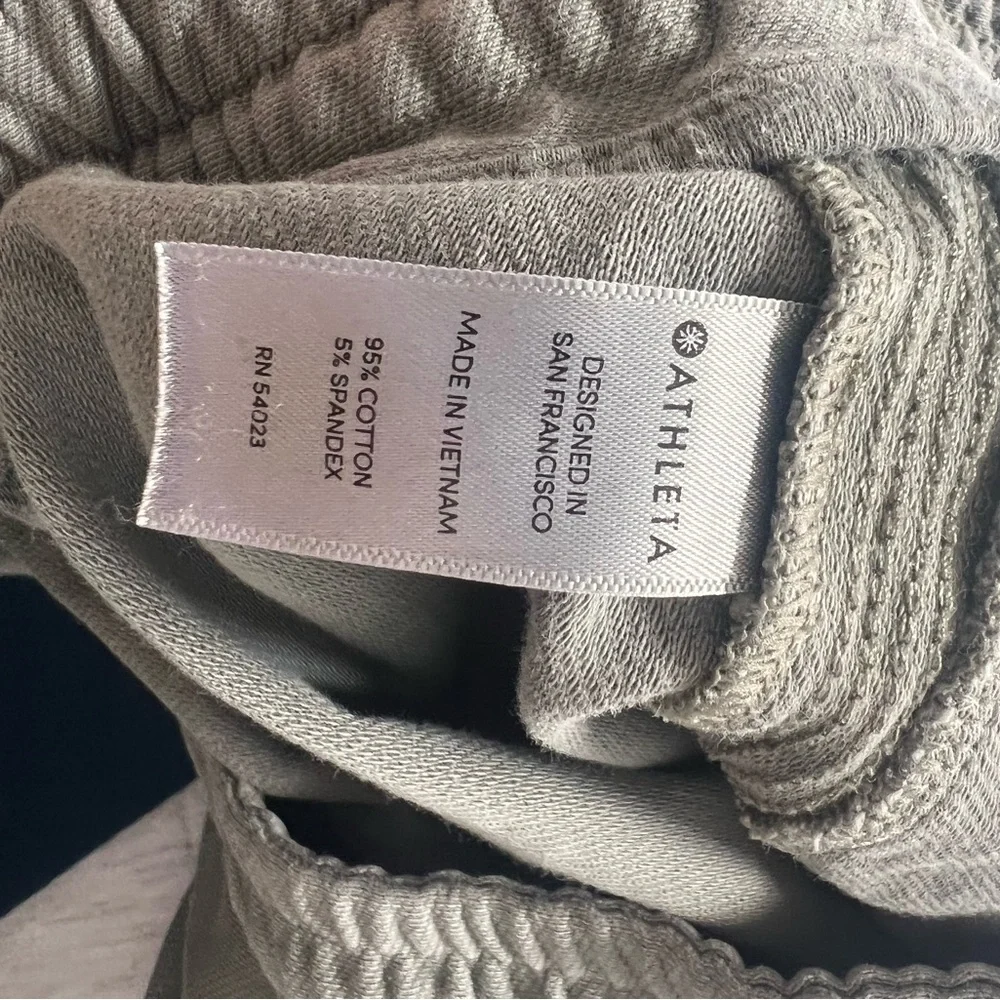 Athleta Farallon Olive Green Skirt Tie Waist with Zipper Pockets Size 6